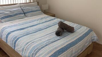 3 bedrooms, iron/ironing board, free WiFi, bed sheets