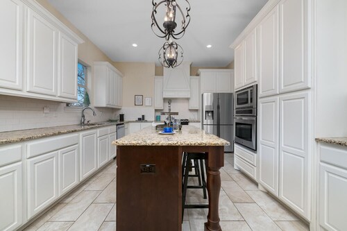 1920's Sunny Gem - Downtown Waco Home