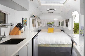 9 bedrooms, desk, iron/ironing board, free WiFi