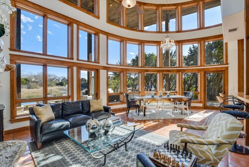 The Retreat at Crystal Creek - 8 miles to Downtown