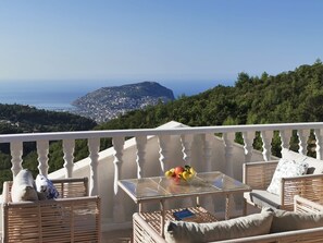 Property grounds - 5 Star Villa, Heated Private Pool & Jacuzzi, Alanya Villa 1056 (Antalya)