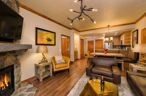 TV, fireplace, stereo