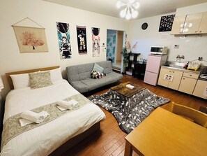 2 多间卧室、熨斗/熨衣板、免费 WiFi、床单