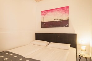 1 habitación, tabla de planchar con plancha, wifi gratis y ropa de cama 