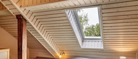 7 bedrooms, iron/ironing board, free WiFi, bed sheets