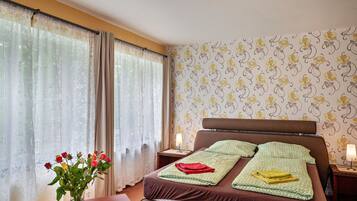 7 bedrooms, iron/ironing board, free WiFi, bed sheets