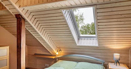 “Das Haus am Teich” für 20 Personen, mit Garten, WLAN und Teich