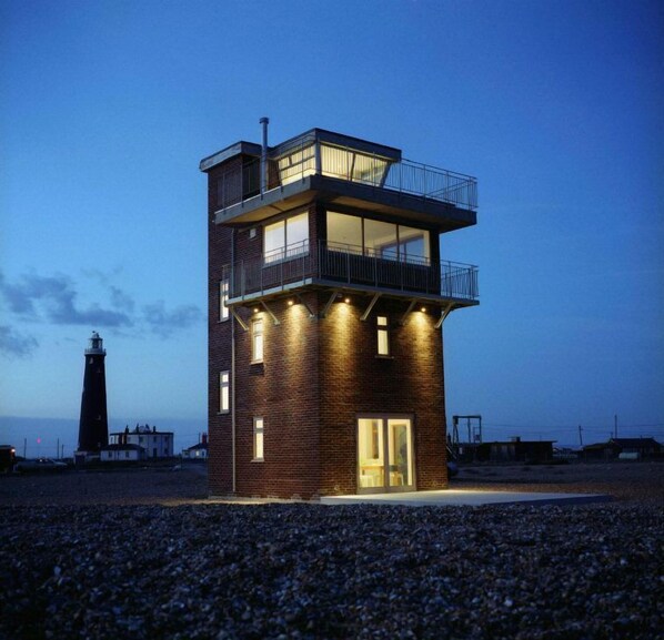 Exterior - Coastguard Lookout by Bloom Stays, Dungeness - one of a kind! (Dungeness)