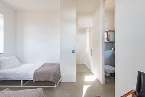 2 bedrooms, WiFi, bed sheets - Coastguard Lookout by Bloom Stays, Dungeness - one of a kind! (Dungeness)