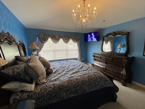5 bedrooms, in-room safe, desk, iron/ironing board