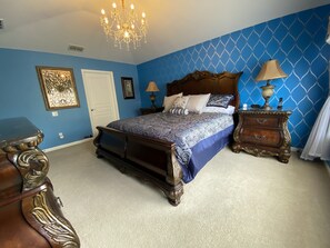 5 habitaciones, caja de seguridad en la habitación y escritorio 