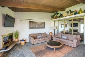 TV, fireplace, DVD player