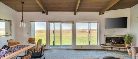 TV, fireplace, DVD player