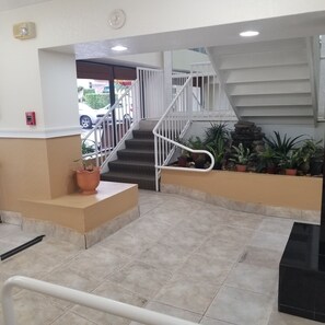 Interior - Studio Unit 1406C - 2 blocks off beach with Direct Waterway Views. (Fort Lauderdale)