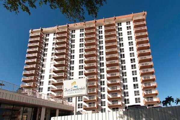 Exterior - 1 BR Condo 1406L - 2 blocks off beach with great Ocean and Intercoastal Views. (Fort Lauderdale)