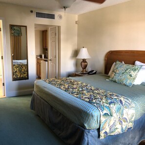 1 bedroom, iron/ironing board, WiFi, bed sheets - 1 BR Condo 1406L - 2 blocks off beach with great Ocean and Intercoastal Views. (Fort Lauderdale)