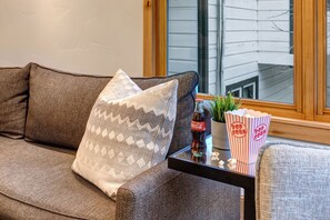 TV, fireplace, stereo