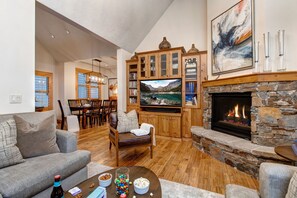 TV, fireplace, stereo