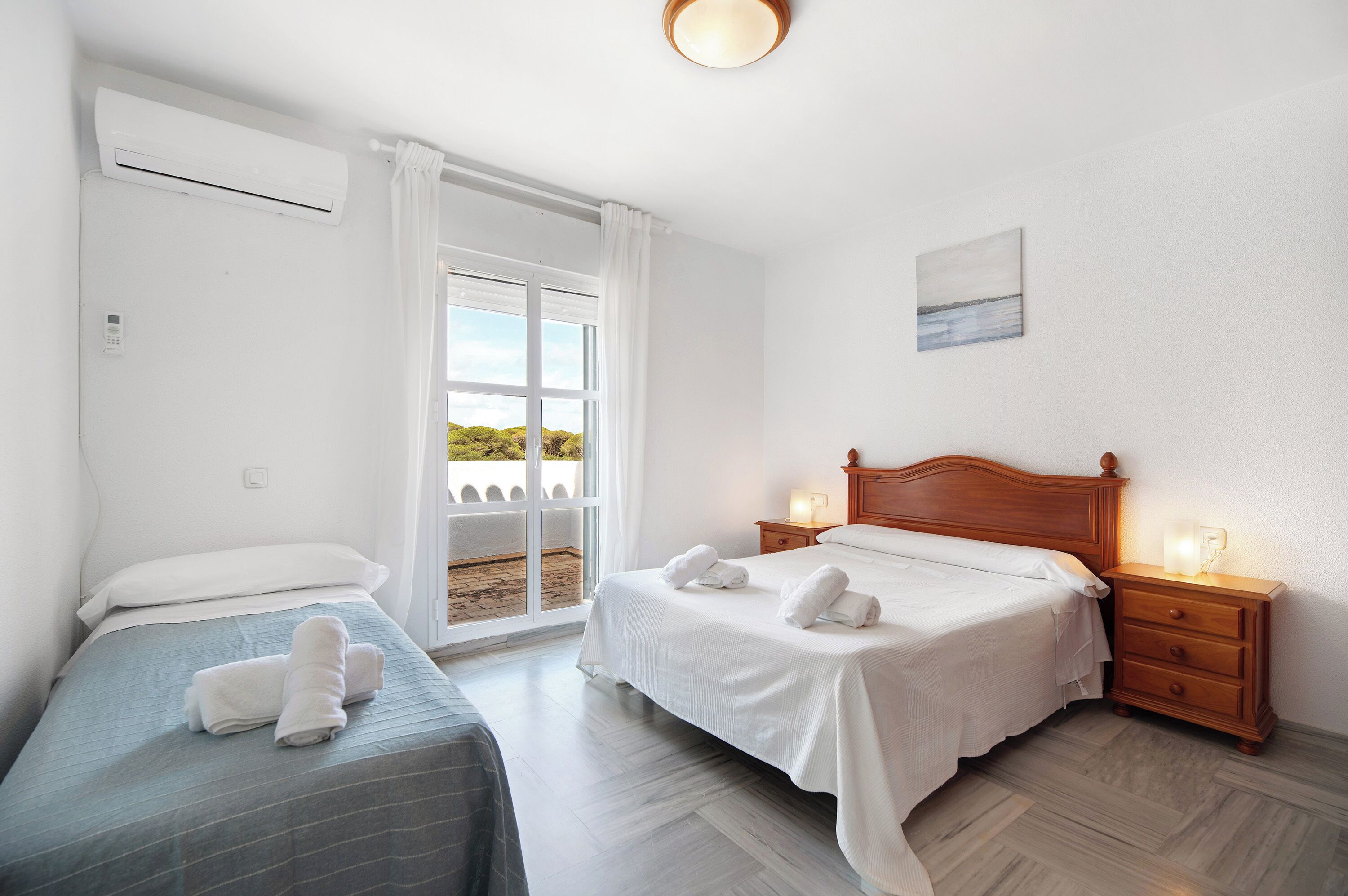 5 chambres, fer et planche à repasser, Wi-Fi gratuit, draps fournis