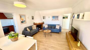 Televisie en een open haard