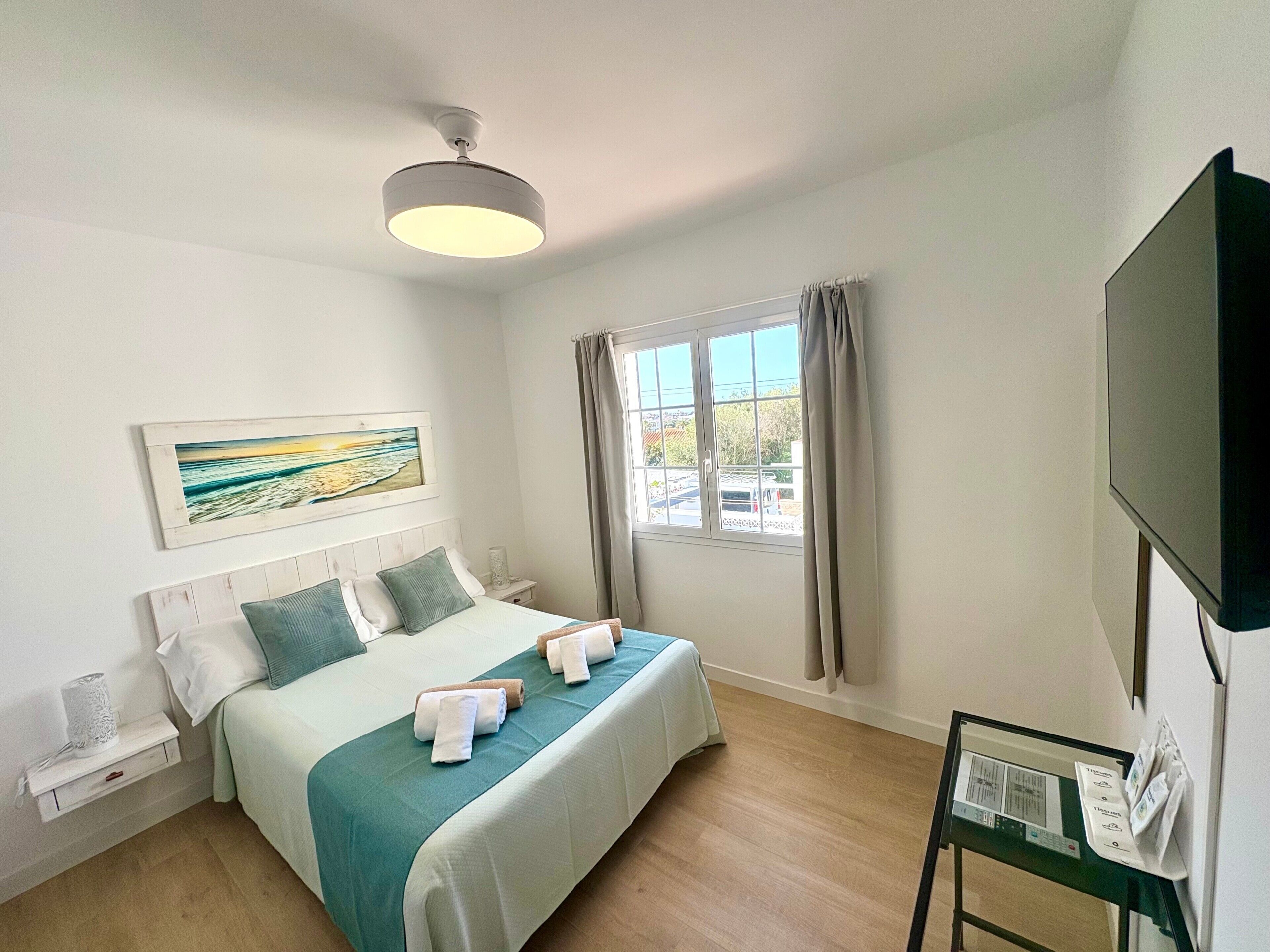 3 bedrooms, iron/ironing board, free WiFi, bed sheets