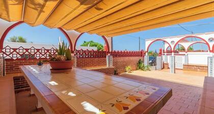 Casa "Santa Brígida" con vistas al mar, piscina, Wi-Fi, balcón, terraza y jardín