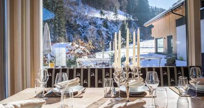 Luxuriöses Chalet "De Ultimis" mit großem Garten und Bergblick