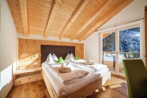 3 chambres, fer et planche à repasser, Wi-Fi gratuit, draps fournis