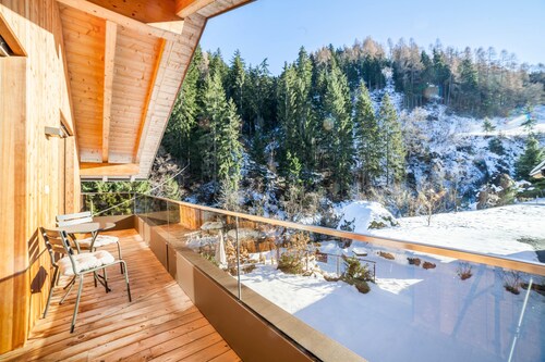 Luxuriöses Chalet "De Ultimis" mit großem Garten und Bergblick