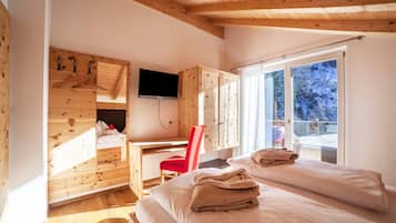 3 slaapkamers, een strijkplank/strijkijzer, gratis wifi, beddengoed