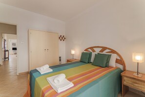 2 bedrooms, iron/ironing board, free WiFi, bed sheets - Charming Apartment “Sail Away” on the Beach with Sea View & Balcony (Quarteira)