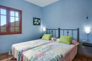 2 chambres, fer et planche à repasser, Wi-Fi gratuit, draps fournis