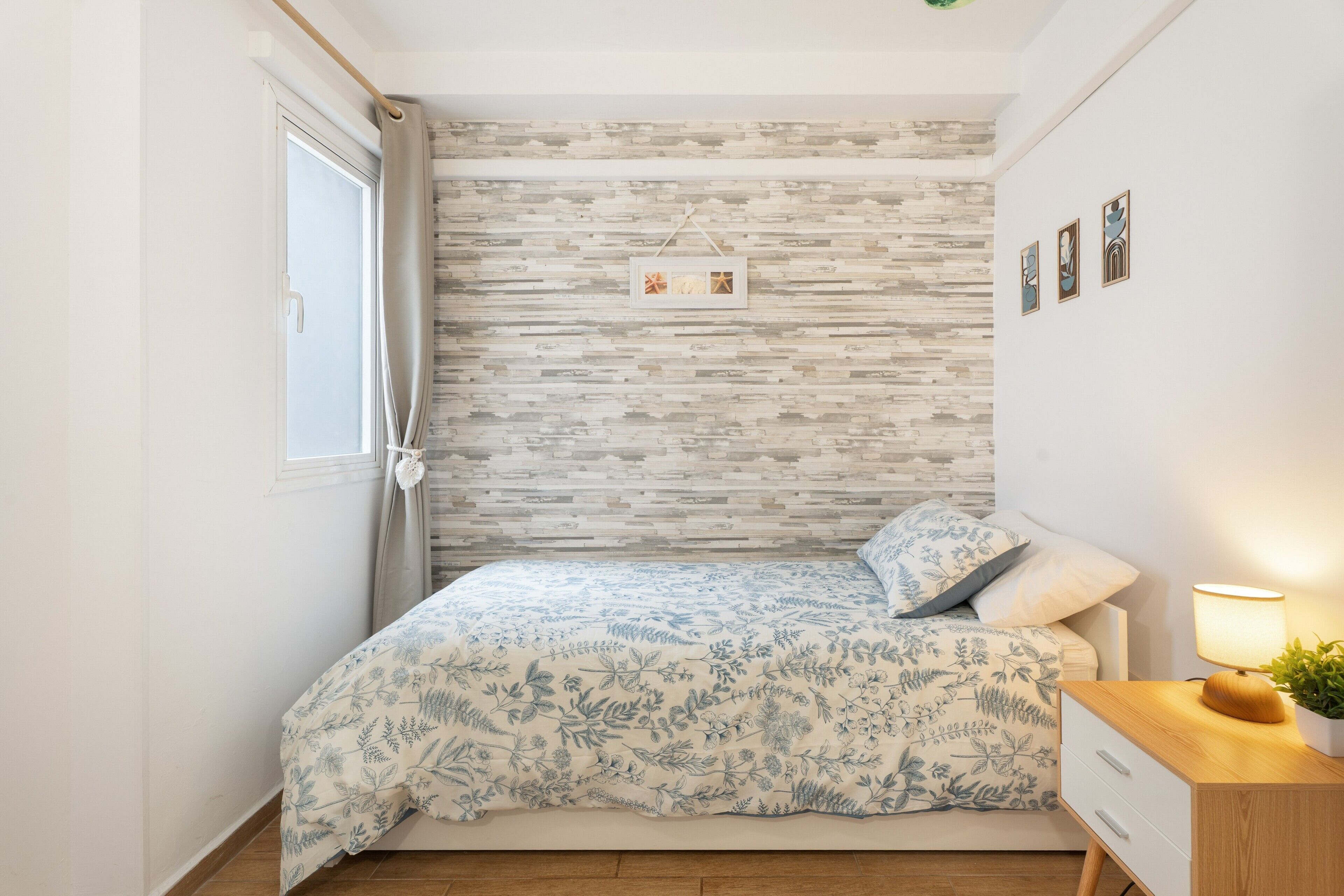 4 dormitorios, tabla de planchar con plancha, wifi gratis y ropa de cama
