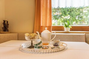 تناول الطعام