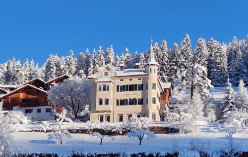 Villa Martiner Apartments Francesco with Mountain View, Balcony & Wi-Fi