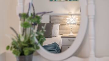 4 bedrooms, iron/ironing board, free WiFi, bed sheets