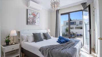 4 bedrooms, iron/ironing board, free WiFi, bed sheets