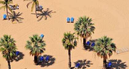 Holiday Home ‘Casa Tía Julia’ close to the Beach with Wi-Fi & Terraces