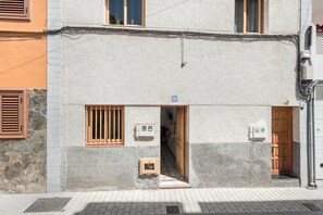 Exterior detail - Holiday Home ‘Casa Tía Julia’ close to the Beach with Wi-Fi & Terraces (Santa Cruz de Tenerife)