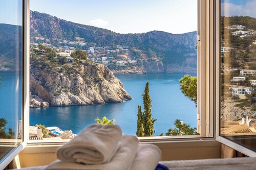 Charming Villa “Villa Almeda” with Sea View, Pool, Wi-Fi, A/C, Terrace, & Garden