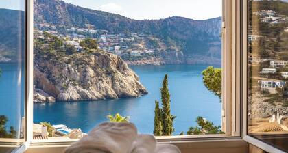 Charming Villa “Villa Almeda” with Sea View, Pool, Wi-Fi, A/C, Terrace, & Garden