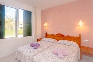 2 slaapkamers, een strijkplank/strijkijzer, gratis wifi, beddengoed