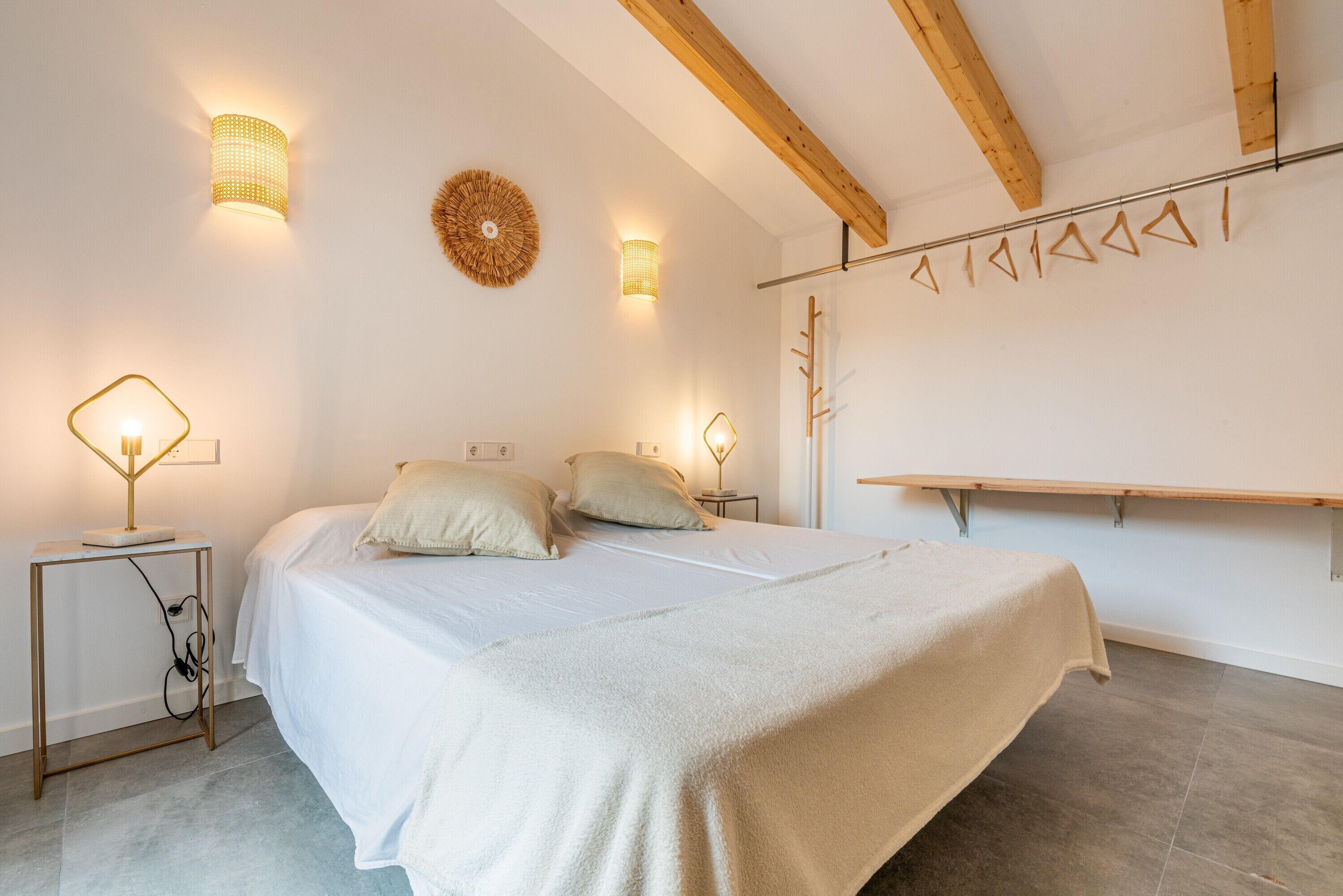 2 slaapkamers, een strijkplank/strijkijzer, gratis wifi, beddengoed