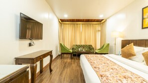 Select Comfort beds, minibar, individually decorated - WoodRock Hotel Manali (Manali)