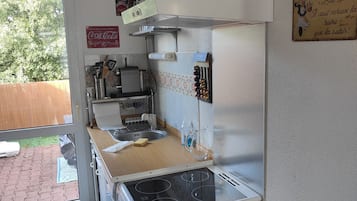 Frigorífic, microones, forn i placa de cuina