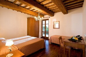 1 Schlafzimmer, Schreibtisch, Bügeleisen/Bügelbrett, kostenloses WLAN