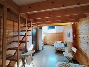 2 bedrooms, desk, iron/ironing board, travel crib