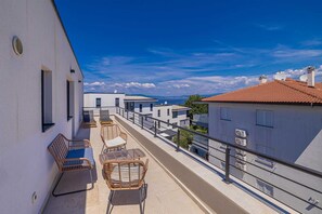 Terrace/patio - Apartment LAGANINI I near the beach (Njivice)