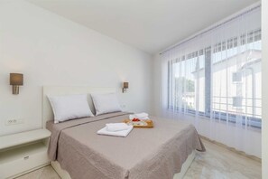 2 室のベッドルーム、アイロン / アイロン台、WiFi、ベッドシーツ