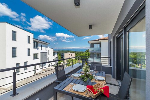 Apartment LAGANINI II with shared pool